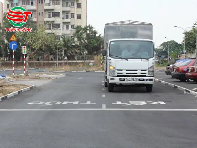 Kinh Nghiệm Thi Bằng Lái Xe Ô Tô C1 2026: Bí Quyết Đậu Điểm Từ Chuyên Gia Kinh Nghiệm Thi Bằng Lái Xe Ô Tô C1 2026: Bí Quyết Đậu Điểm Từ Chuyên Gia