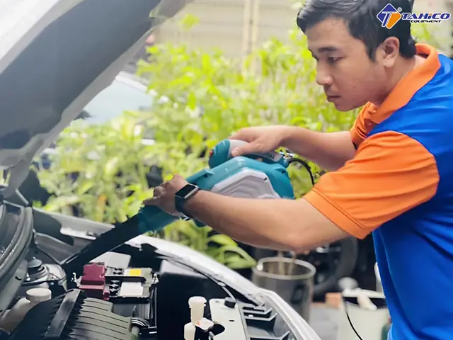 Máy Thổi Bụi Xe Ô Tô Máy Thổi Bụi Xe Ô Tô