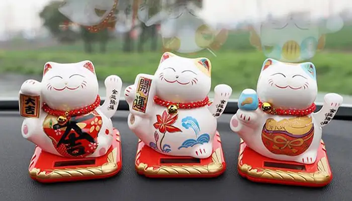 Mèo Thần Tài Để Xe Ô Tô: Ý Nghĩa, Cách Chọn & Vị Trí Đặt Tối Ưu Mèo Thần Tài Để Xe Ô Tô: Ý Nghĩa, Cách Chọn & Vị Trí Đặt Tối Ưu