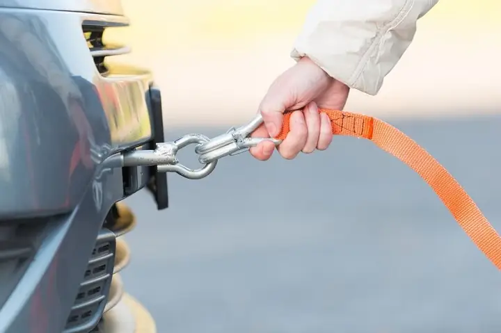 Móc Cứu Hộ Xe Ô Tô: Vị Trí, Cách Sử Dụng Và Tải Trọng An Toàn Móc Cứu Hộ Xe Ô Tô: Vị Trí, Cách Sử Dụng Và Tải Trọng An Toàn