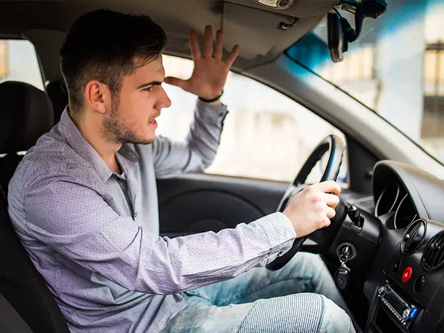 Xe Ô Tô Chạy Yếu: 8 Nguyên Nhân Thực Tế Và Cách Khắc Phục