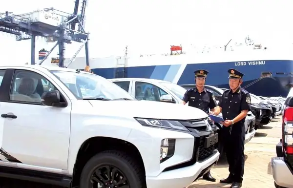 Nhập Khẩu Xe Ô Tô Dưới Dạng Quà Biếu, Tặng: Quy Trình Và Lưu Ý Quan Trọng 2026 Nhập Khẩu Xe Ô Tô Dưới Dạng Quà Biếu, Tặng: Quy Trình Và Lưu Ý Quan Trọng 2026