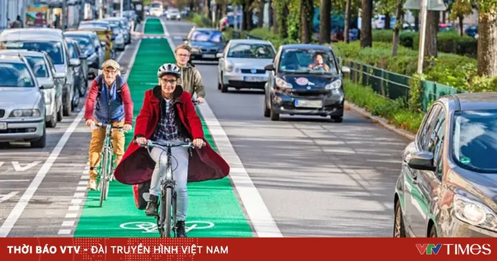 Ô Tô Và Xe Đạp: Cuộc Tranh Đấu Không Gian Giao Thông Tại Berlin Ô Tô Và Xe Đạp: Cuộc Tranh Đấu Không Gian Giao Thông Tại Berlin