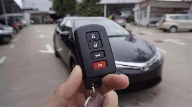 Cách Mở Cốp Xe Ô Tô Khi Quên Chìa Khóa Bên Trong: Hướng Dẫn An Toàn & Chi Tiết Cách Mở Cốp Xe Ô Tô Khi Quên Chìa Khóa Bên Trong: Hướng Dẫn An Toàn & Chi Tiết