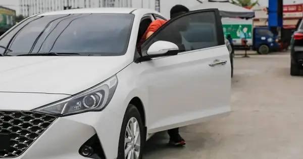 Quy Định Mở Cửa Xe Ô Tô 2026: Hướng Dẫn Chi Tiết Để Tài Xế Tránh Vi Phạm Quy Định Mở Cửa Xe Ô Tô 2026: Hướng Dẫn Chi Tiết Để Tài Xế Tránh Vi Phạm