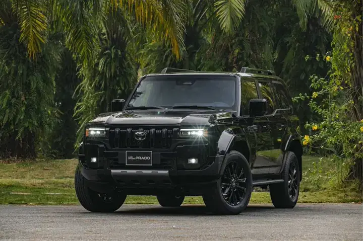 So Sánh Xe 7 Chỗ: Toyota Land Cruiser Prado Vs Land Rover Discovery So Sánh Xe 7 Chỗ: Toyota Land Cruiser Prado Vs Land Rover Discovery