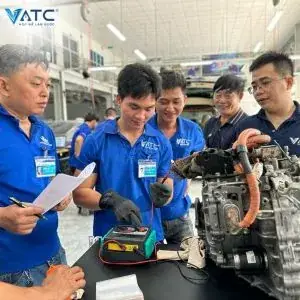 Sửa Chữa Xe Ô Tô Điện Và Hybrid: Kiến Thức Chuyên Sâu Cho Kỹ Thuật Viên