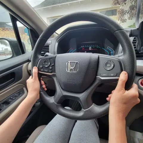 Tay Lái Xe Ô Tô Bị Nặng: Nguyên Nhân & Cách Khắc Phục Chi Tiết Tay Lái Xe Ô Tô Bị Nặng: Nguyên Nhân & Cách Khắc Phục Chi Tiết