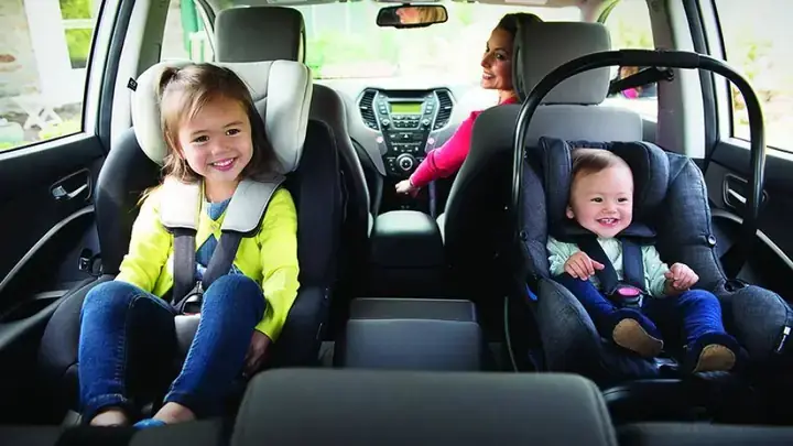 Thứ Tự Ngồi Trên Xe Ô Tô: Bí Quyết An Toàn Và Văn Hóa Ứng Xử