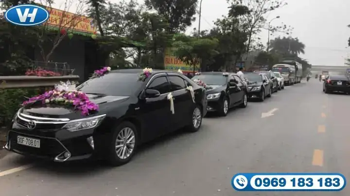 Thuê Xe Ô Tô Đám Cưới Hà Nội: Bảng Giá, Loại Xe Phổ Biến & Kinh Nghiệm Thực Tế Thuê Xe Ô Tô Đám Cưới Hà Nội: Bảng Giá, Loại Xe Phổ Biến & Kinh Nghiệm Thực Tế