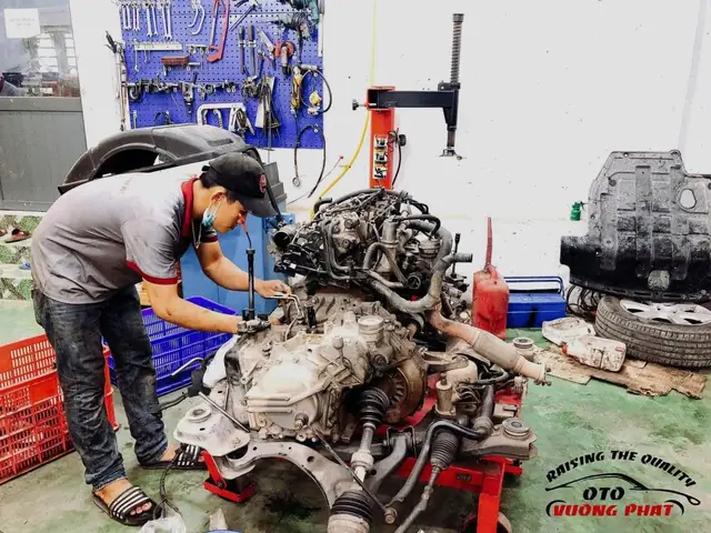 Xe Ô Tô Bị Sôi Nước: Nguyên Nhân & Cách Xử Lý Khẩn Cấp Từ Chuyên Gia Xe Ô Tô Bị Sôi Nước: Nguyên Nhân & Cách Xử Lý Khẩn Cấp Từ Chuyên Gia