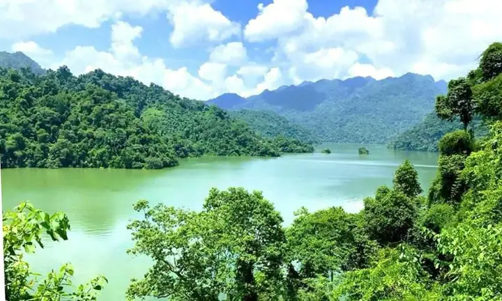 Tour Cắm Trại Hồ Ba Bể: Đánh Giá Chi Tiết & Mẹo Chuẩn Bị Xe Ô Tô Tour Cắm Trại Hồ Ba Bể: Đánh Giá Chi Tiết & Mẹo Chuẩn Bị Xe Ô Tô