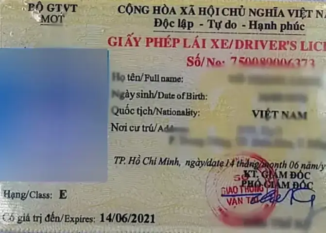 Xe Tải 5 Tấn Kéo Một Ô Tô 1 Tấn Xe Tải 5 Tấn Kéo Một Ô Tô 1 Tấn
