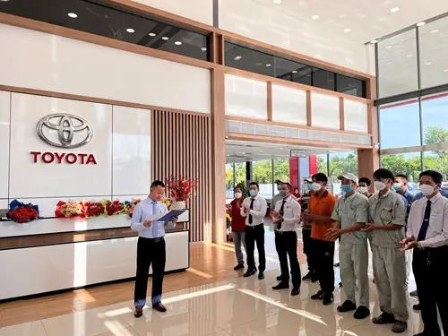 Nhân Viên Toyota Nhân Viên Toyota