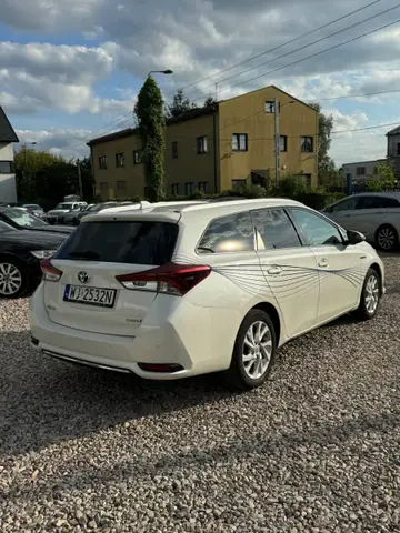Toyota Auris Hybrid Toyota Auris Hybrid
