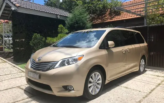 Toyota Sienna Cũ Toyota Sienna Cũ