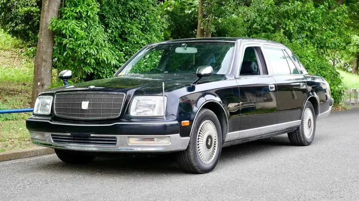 Toyota V12 Toyota V12