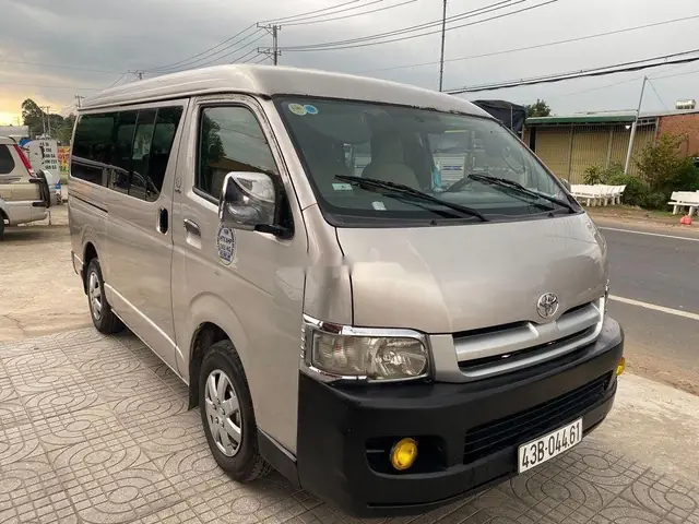 Xe Toyota Hiace Xe Toyota Hiace