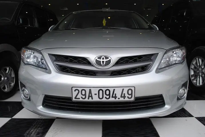 Bán Toyota Altis 2011