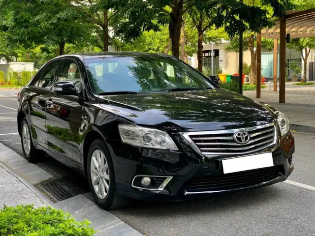 Giá Toyota Camry 2012