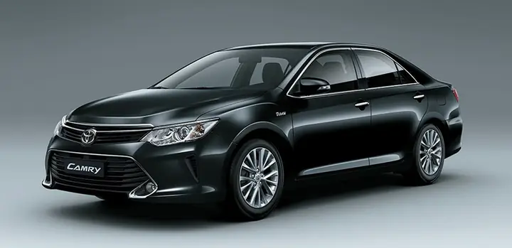 Giá Toyota Camry 2017