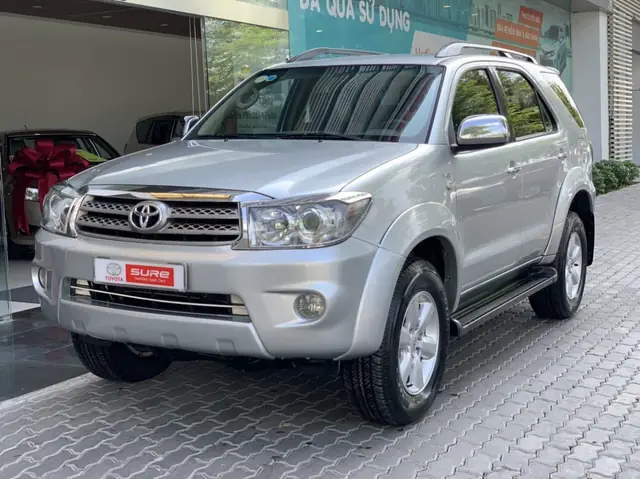 Gia Toyota Fortuner 2011
