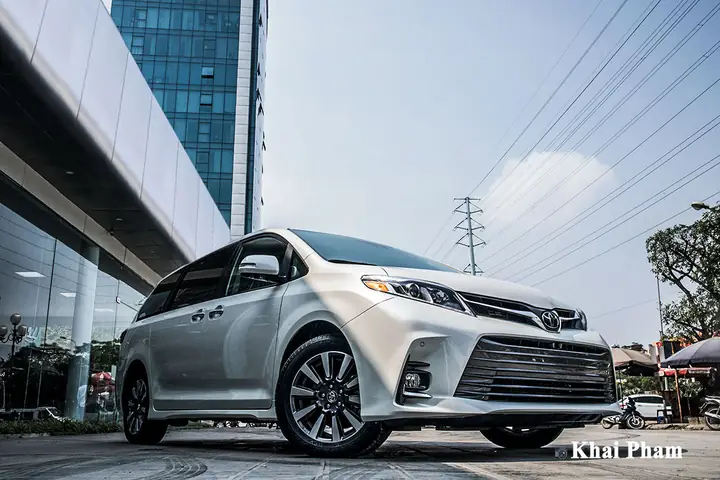Giá Toyota Sienna 2020