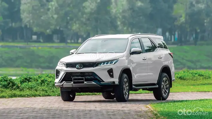 Giá Xe Toyota Fortuner Giá Xe Toyota Fortuner
