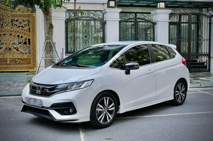 Giá Xe Toyota Jazz