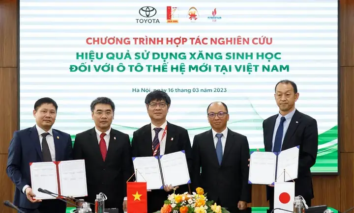 Lanh Dao Toyota
