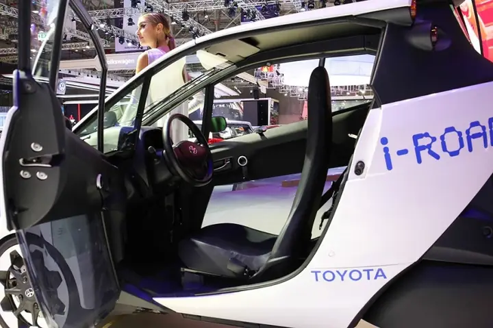 Mua Toyota Iroad Mua Toyota Iroad