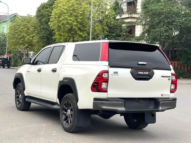 Nap Thung Toyota Hilux