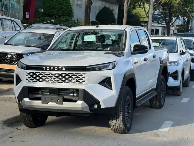 Ô Tô Toyota Hilux Ô Tô Toyota Hilux