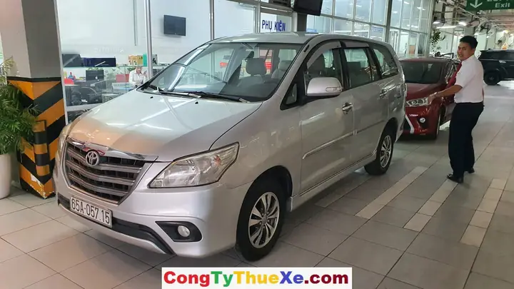 Toyota 7 Chỗ 2015