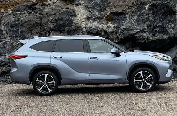 Toyota 7 Paikkainen Toyota 7 Paikkainen