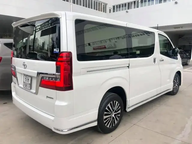 Toyota 9 Chỗ Ngồi Toyota 9 Chỗ Ngồi