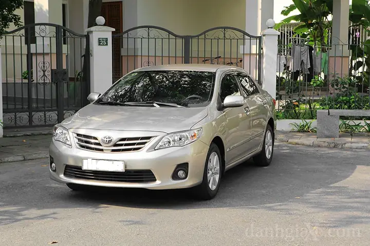 Toyota Alltis 2012