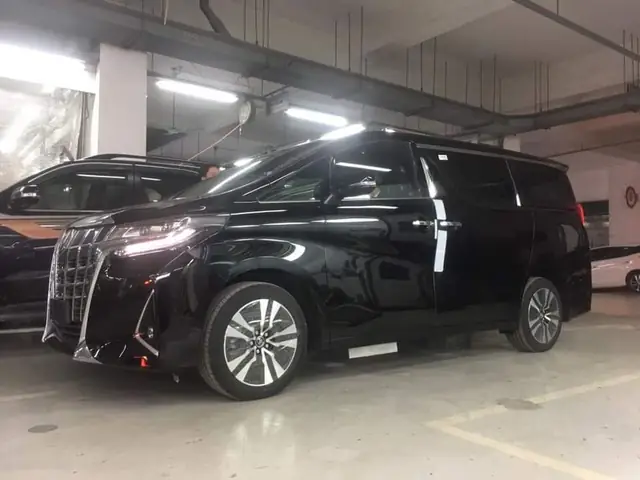 Toyota Alphard 2019 Giá