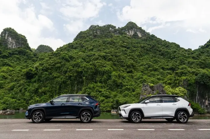 Toyota Bên Trong Toyota Bên Trong