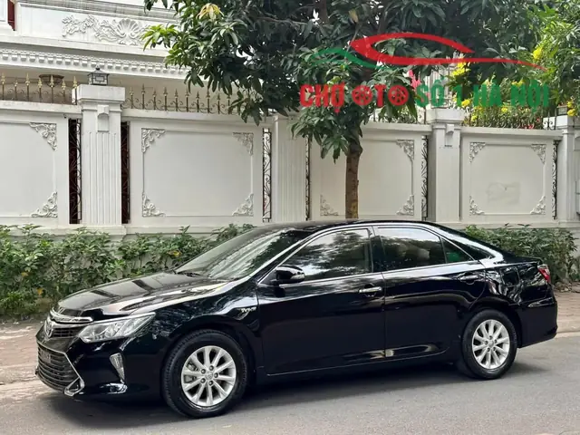 Toyota Camry 2.0 E Toyota Camry 2.0 E