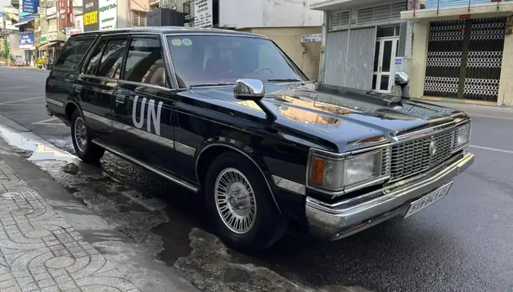 Toyota Crown Máy Dầu