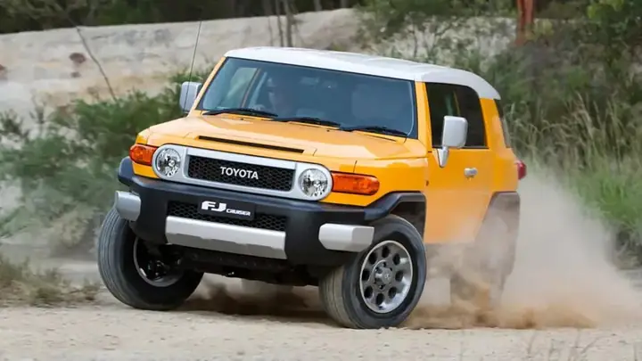 Toyota Fj Giá