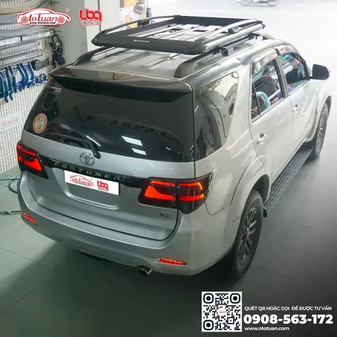 Toyota Fortuner 2010 Giá