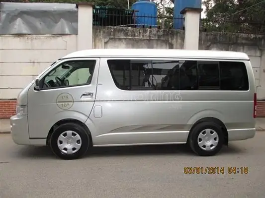 Toyota Hiace 10 Chỗ