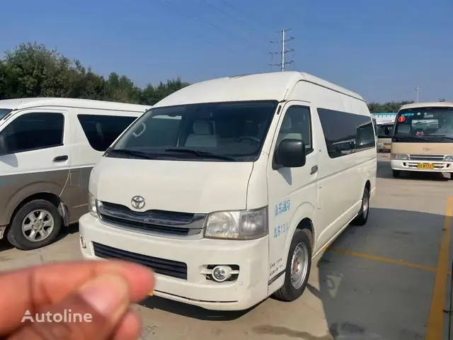 Toyota Hiace 10 Seater