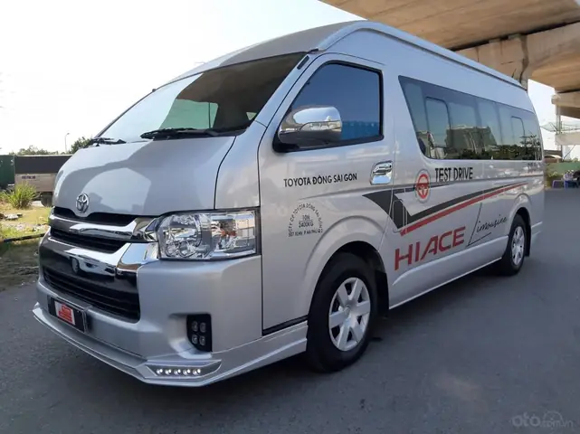 Toyota Hiace Limousine