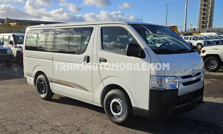 Toyota Hiace Minibus Toyota Hiace Minibus