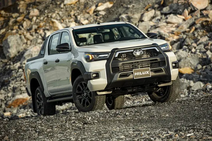 Toyota Hilux 2020 Giá