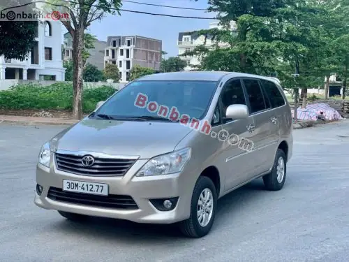 Toyota Innova 2.0 J
