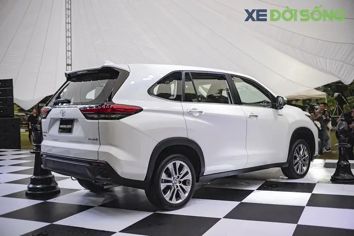 Toyota Innova Cross 2023